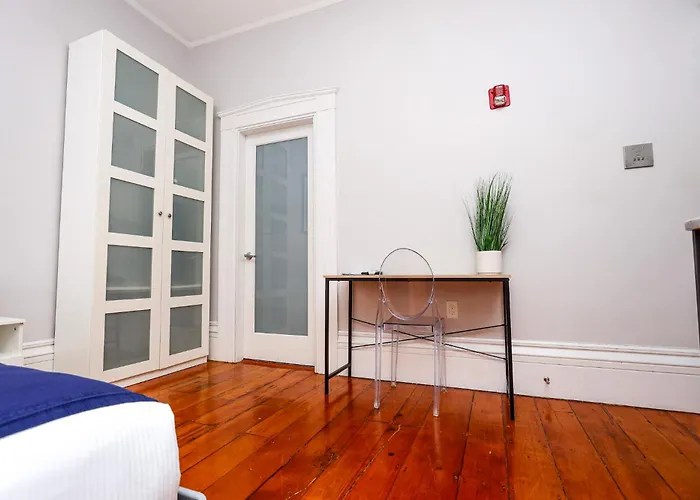 Charming & Stylish Studio On Beacon Hill #9